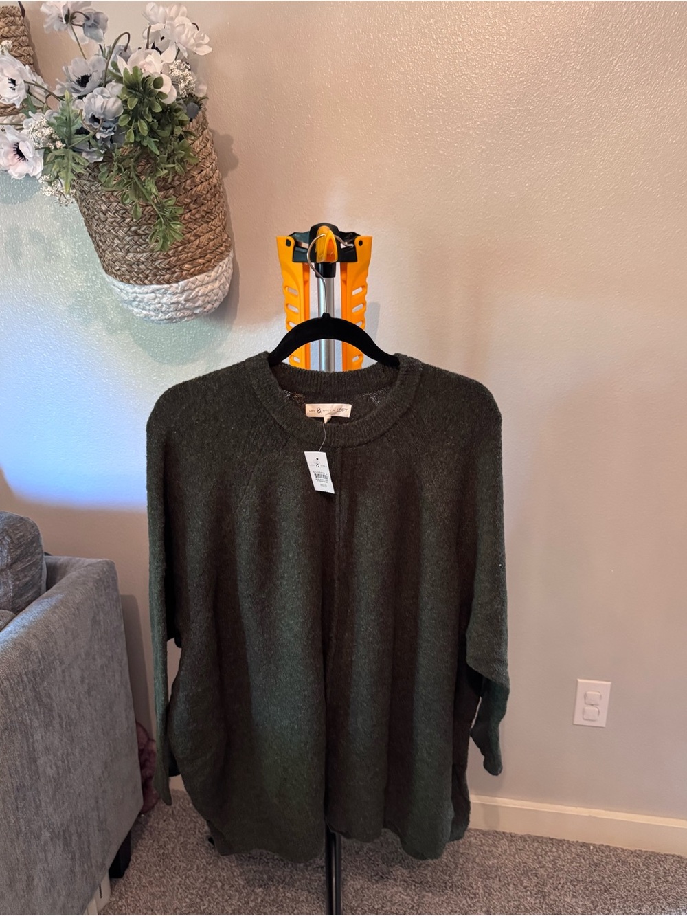 Loft, Lou & Grey Women’s Crewneck Sweater in Dark Olive size M